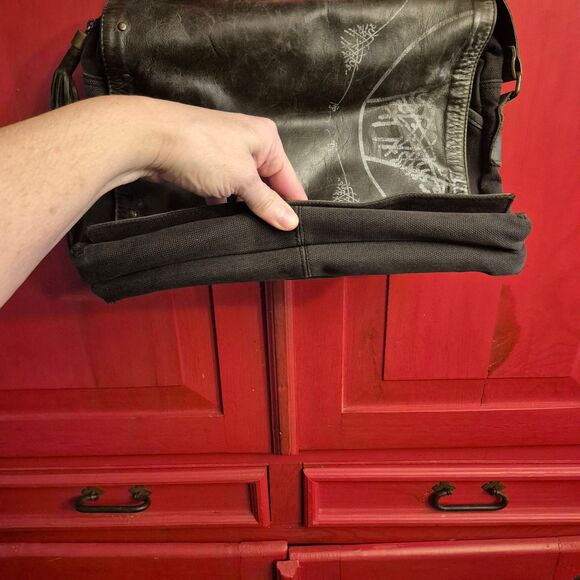 Vintage Volare Grey Leather Flap Messenger Bag Purse Asian Theme Rivets Boho EUC - Picture 5 of 9